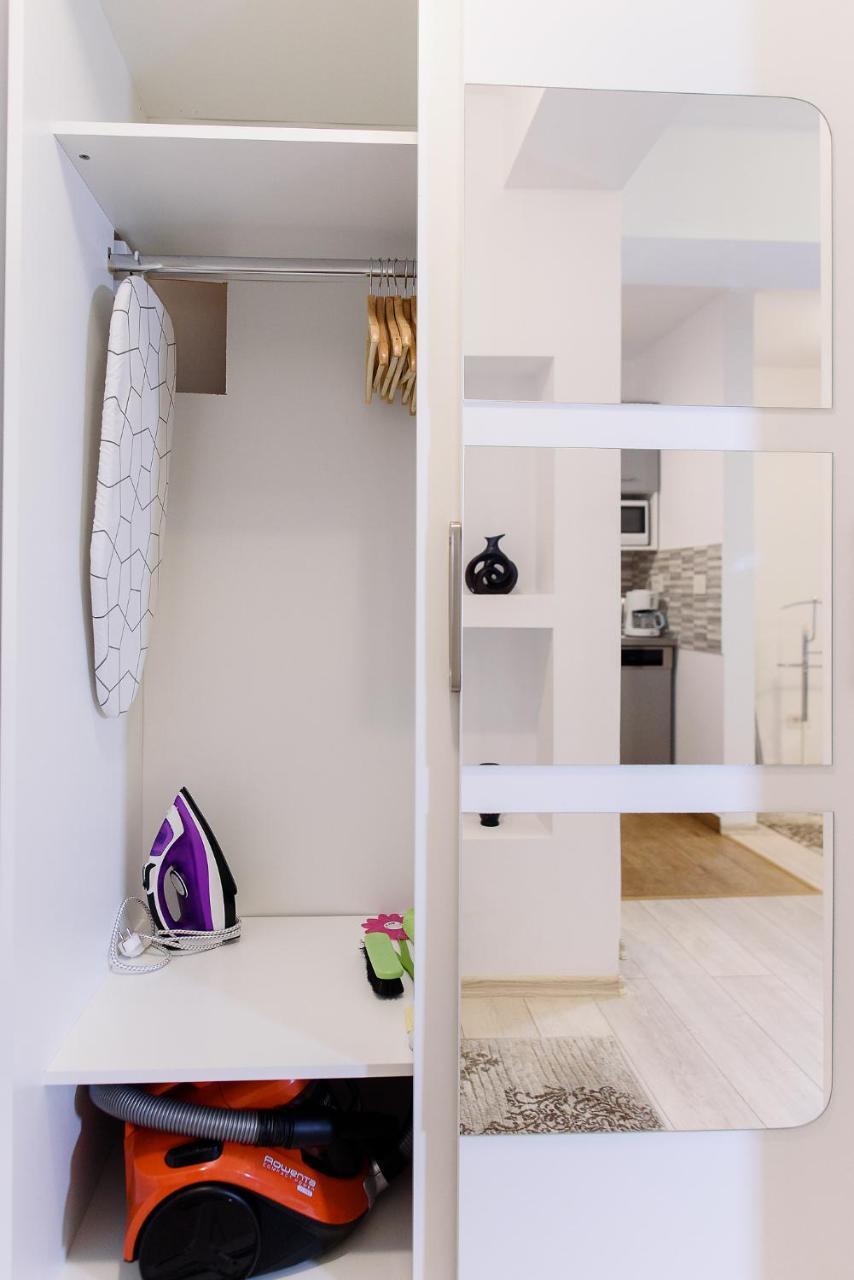 Carla'S Apartment, Airport & Train Station Shuttle Iasi Exterior foto