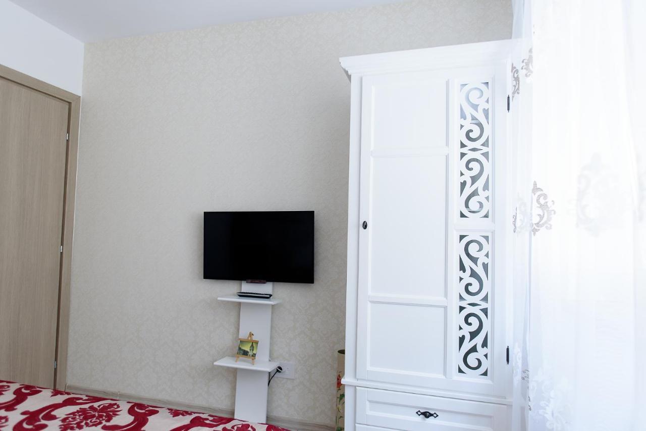 Carla'S Apartment, Airport & Train Station Shuttle Iasi Exterior foto